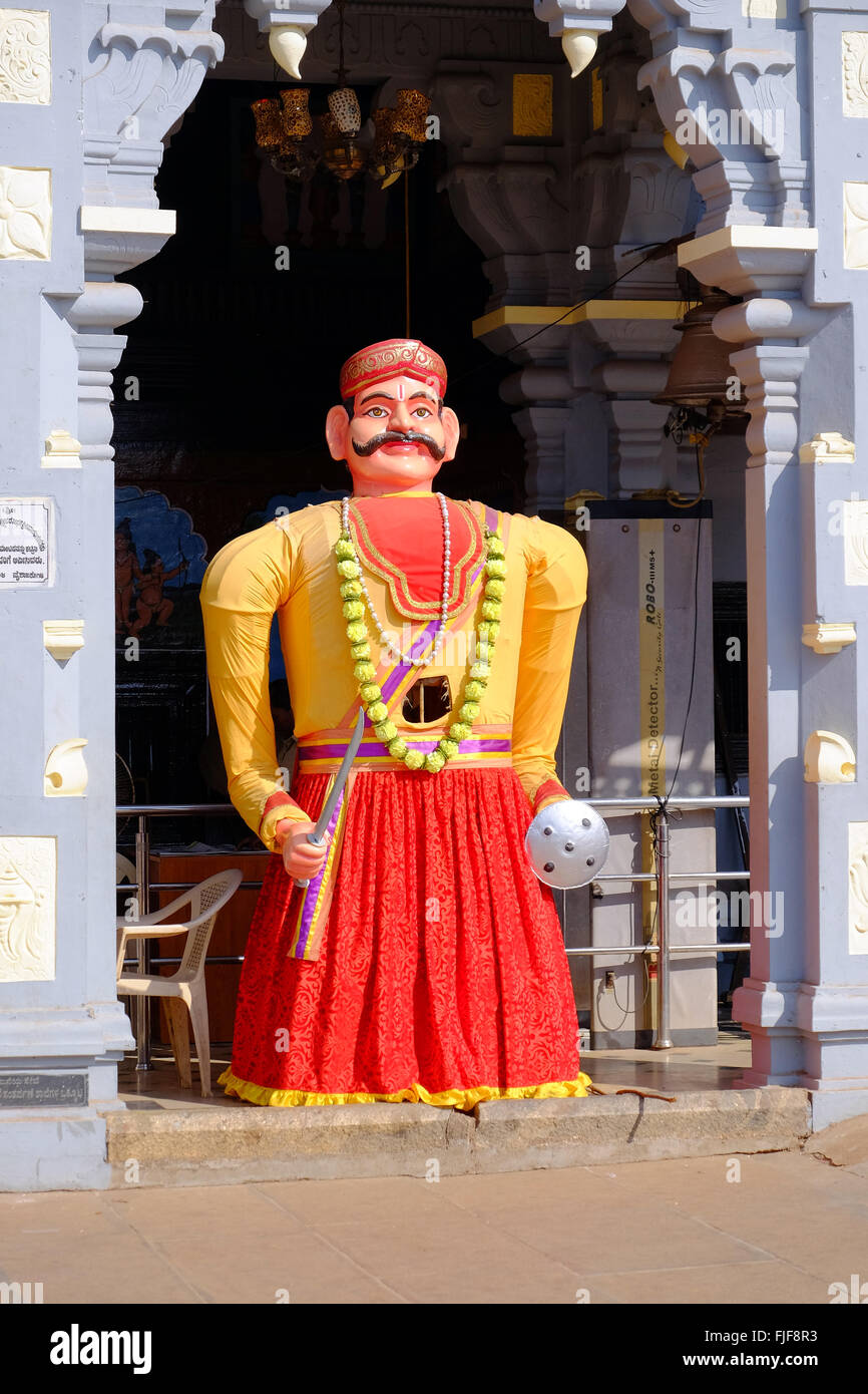 Indian warrior statue hi-res stock photography and images - Alamy