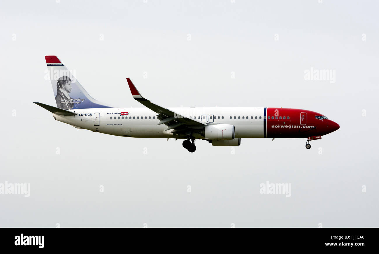 Norwegian Air Shuttle Boeing 737 landing at Birmingham Airport, UK (LN-NGN) Stock Photo