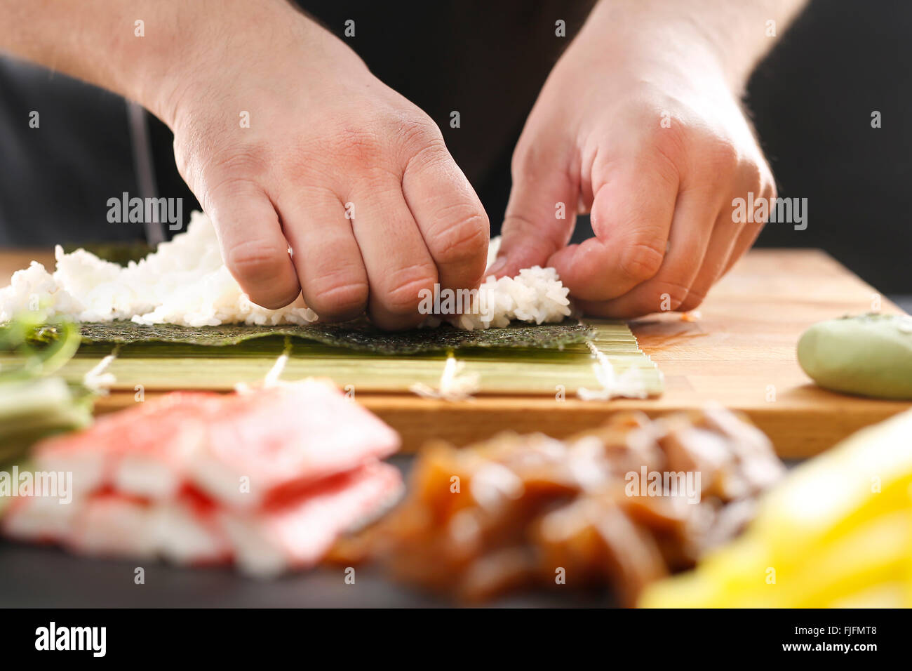Bamboo Mat Preparing Sushi How To Prepare Sushi Twisting Sushi