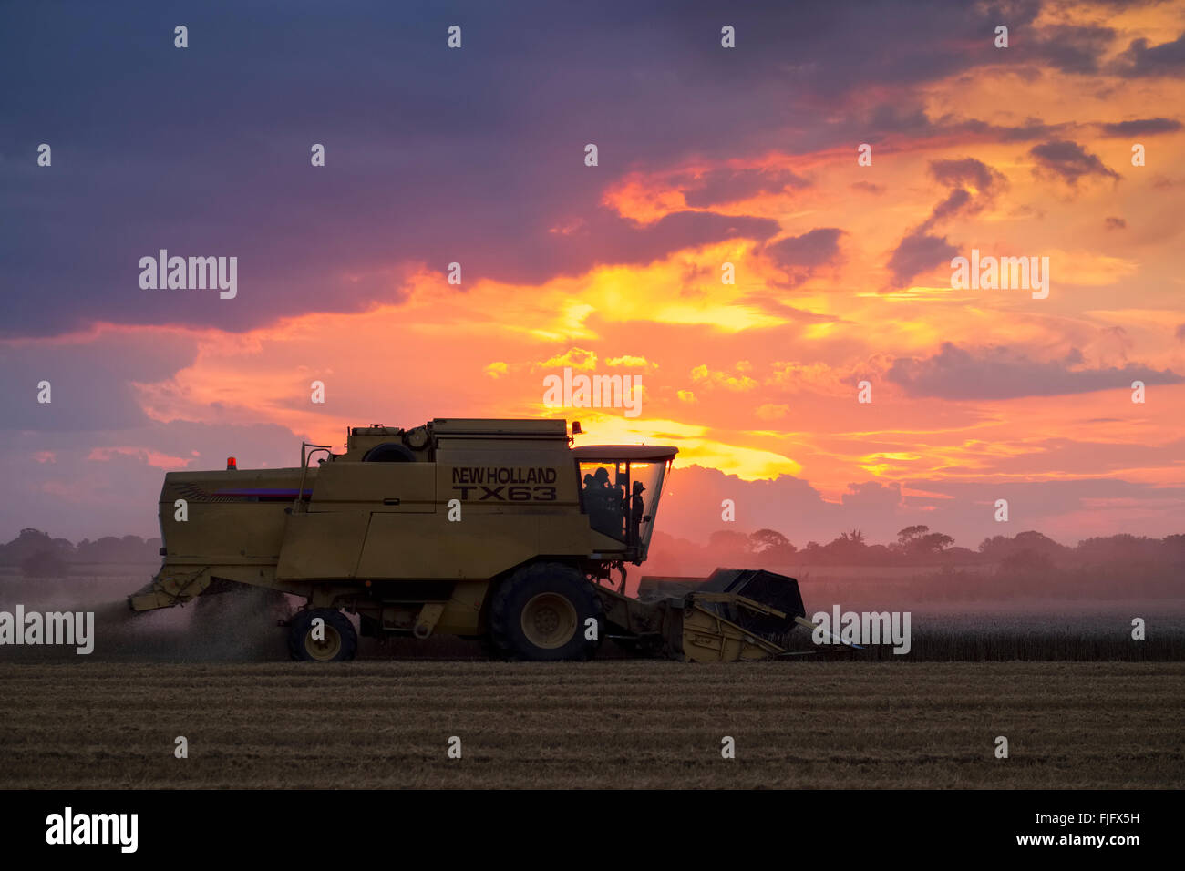 Combine harvester hi-res stock photography and images - Alamy