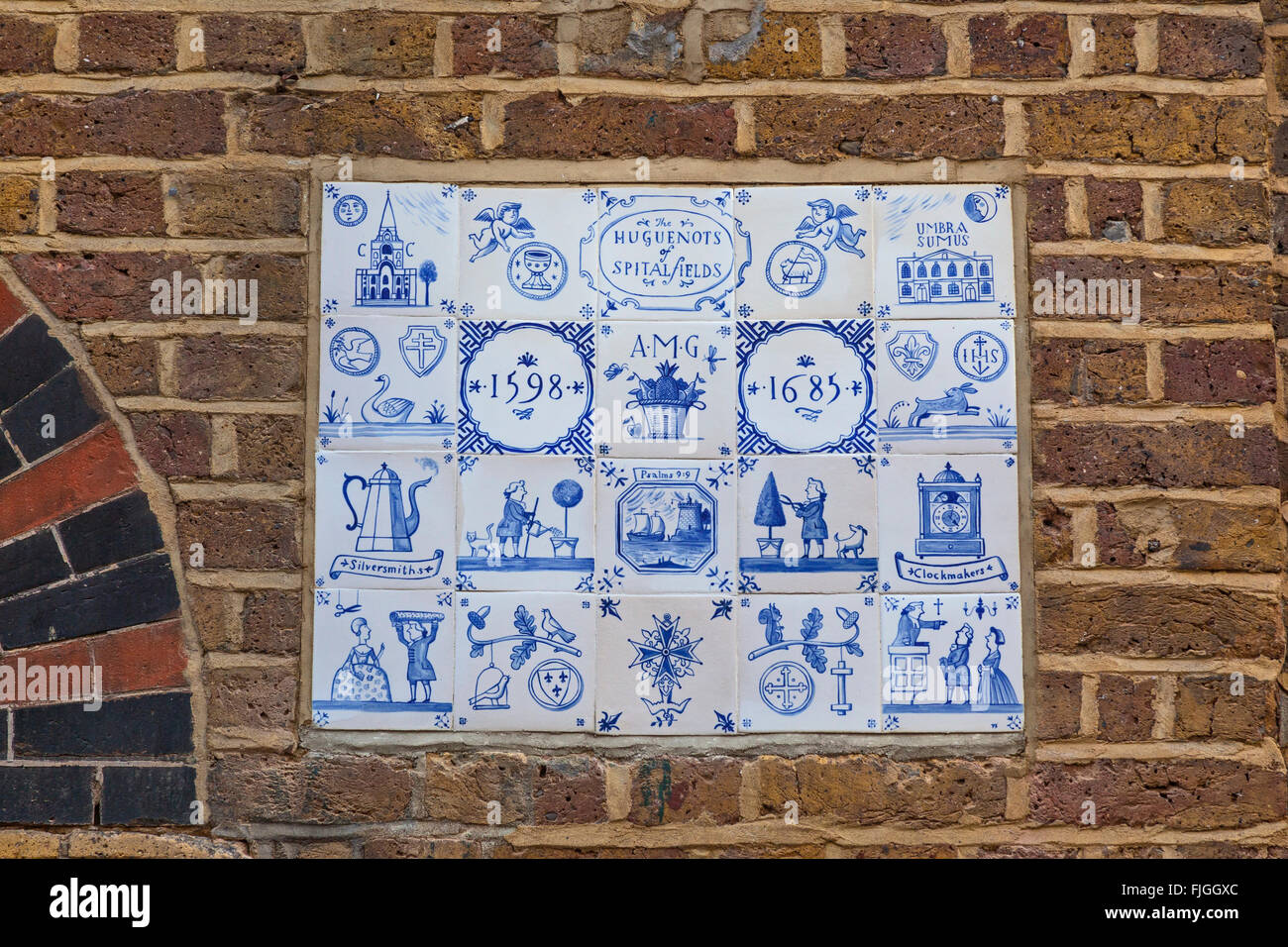 London, Spitalfields   Paul Bommer's Huguenot commemoration delft panel at Hanbury Hall Stock Photo