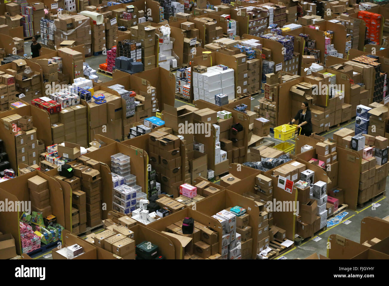 Amazon warehouse hires stock photography and images Alamy