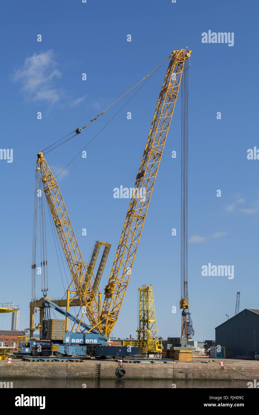 Heavy lifting cranes on the quayside at Leith Docks, Edinburgh Stock