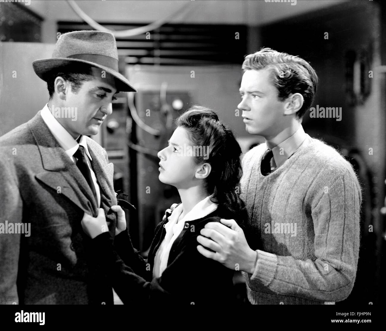 SHELDON LEONARD, VIRGINIA WEIDLER, RAY MCDONALD, BORN TO SING, 1942 ...