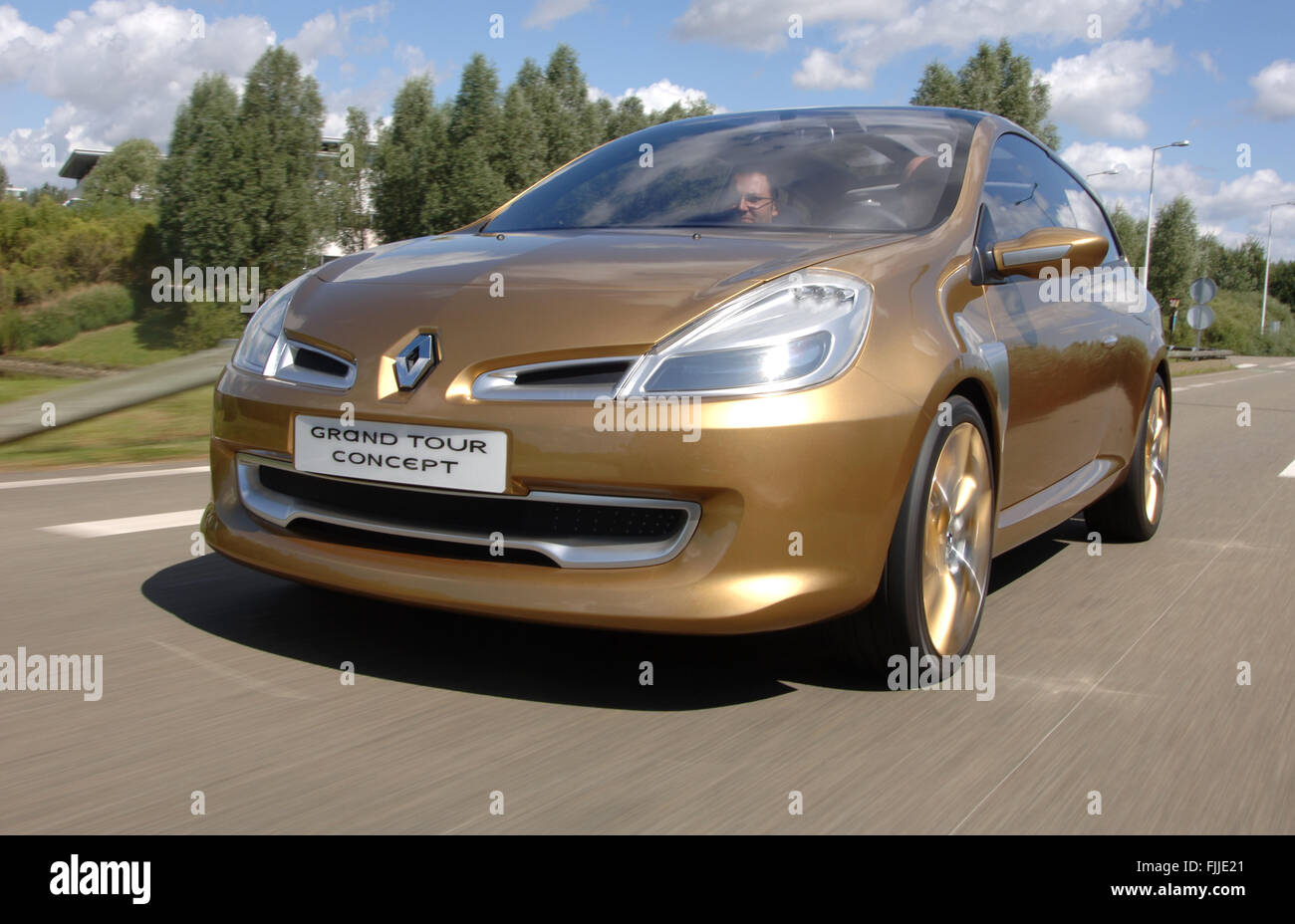 2007 Renault Grand Tour Concept car, styling exercise which led the Mk 4 Clio 2012 Stock Photo - Alamy