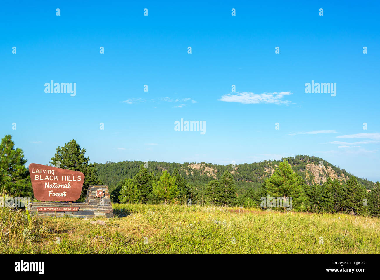 Sign marking the boundary of the Black Hills National Forest Stock Photo Alamy