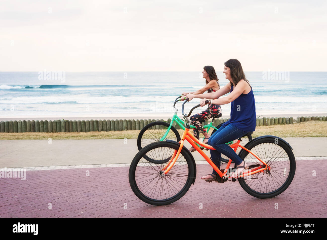 Riding sister. Два велосипеда рядом. Брат и сестра на велосипеде. Фото двух сестер на велосипеде. Старшие сёстрына велосипеде.