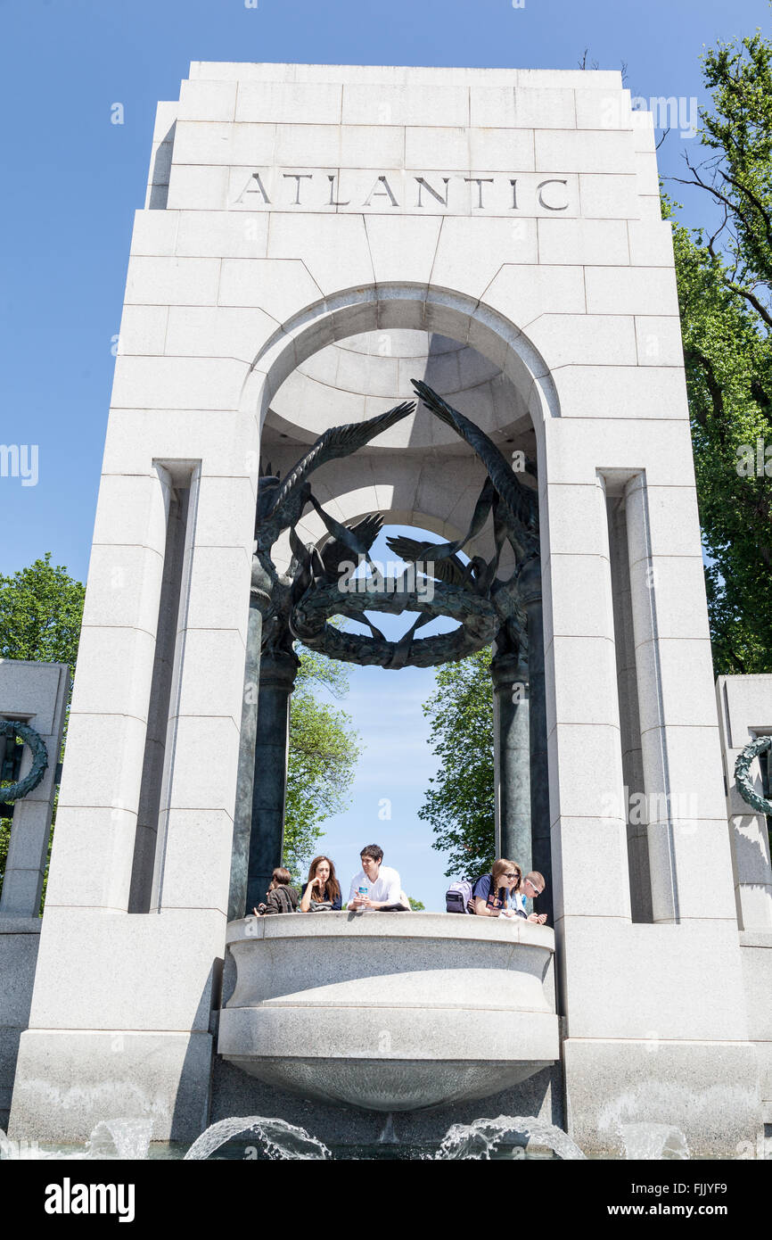 World War II memorial in Washington DC Stock Photo - Alamy