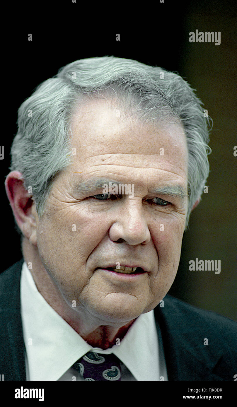 Pat robertson hi-res stock photography and images - Alamy