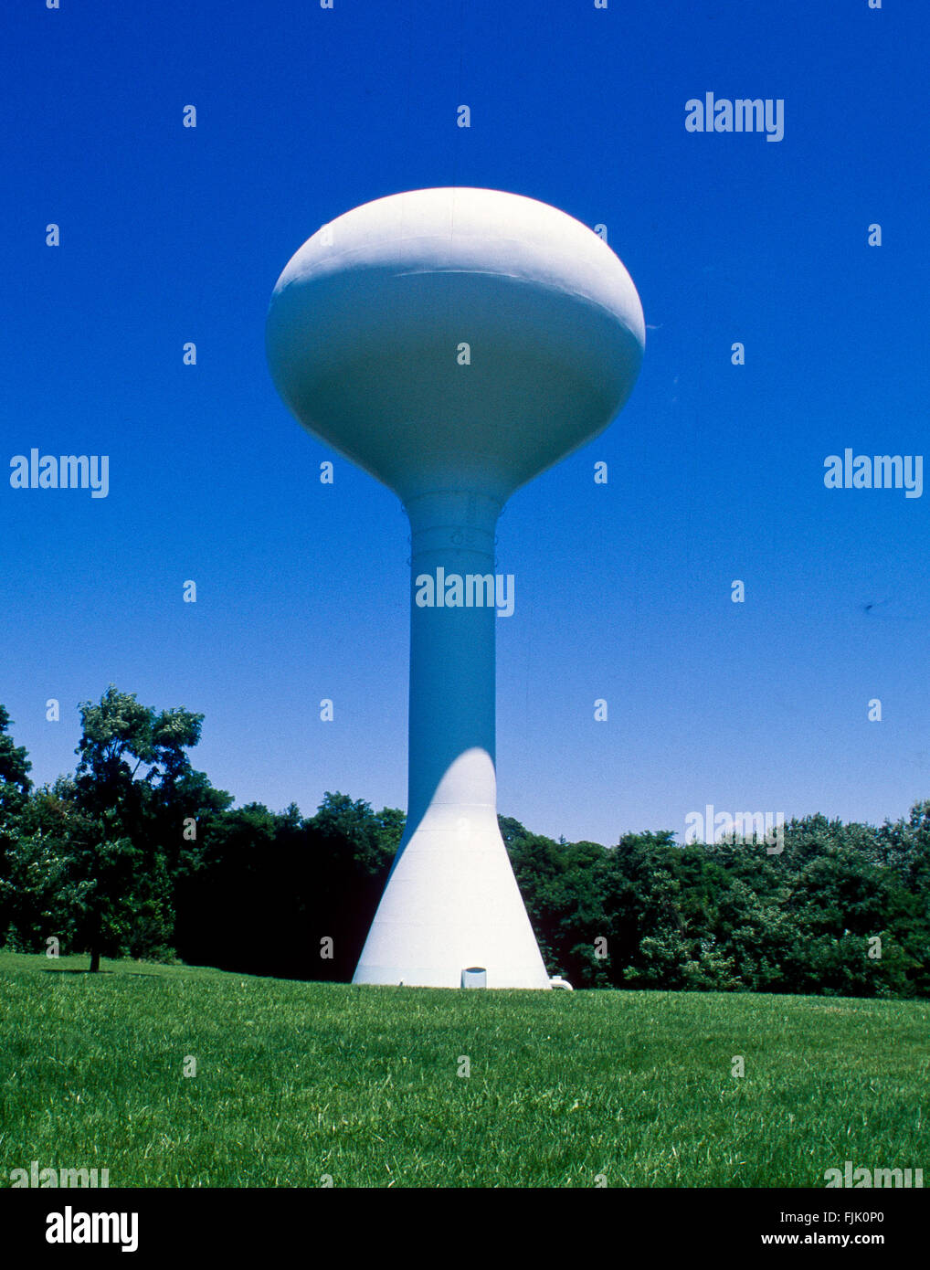 Sandy Spring, Maryland, USA, 1996 Water storage tower in Sandy Spring Maryland, used as a reserve for local drinking water and as part of the reserve for fire fighting in the rural area.  Credit: Mark Reinstein Stock Photo