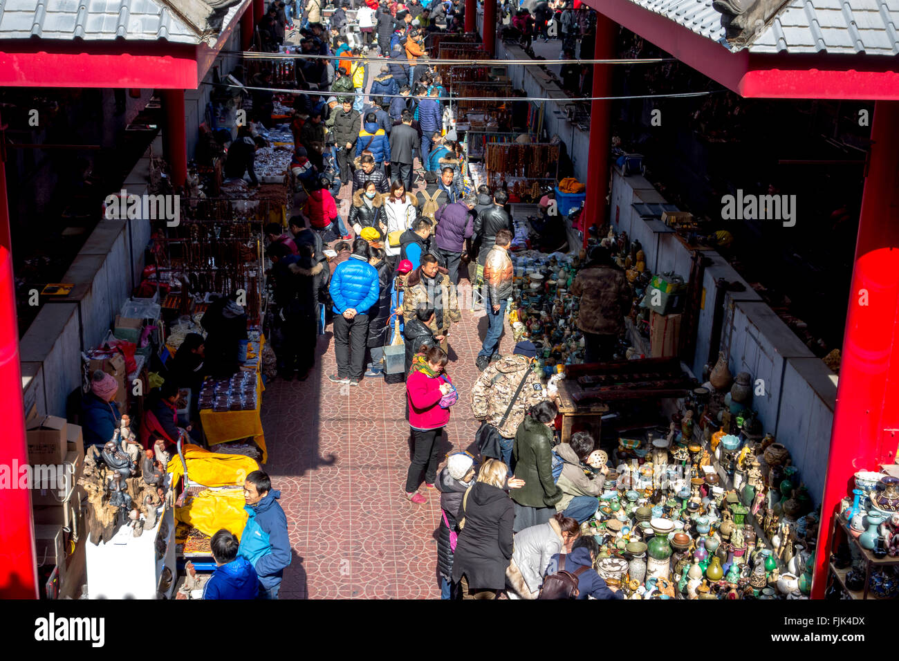 Beijing Panjiayuan antique market Stock Photo - Alamy
