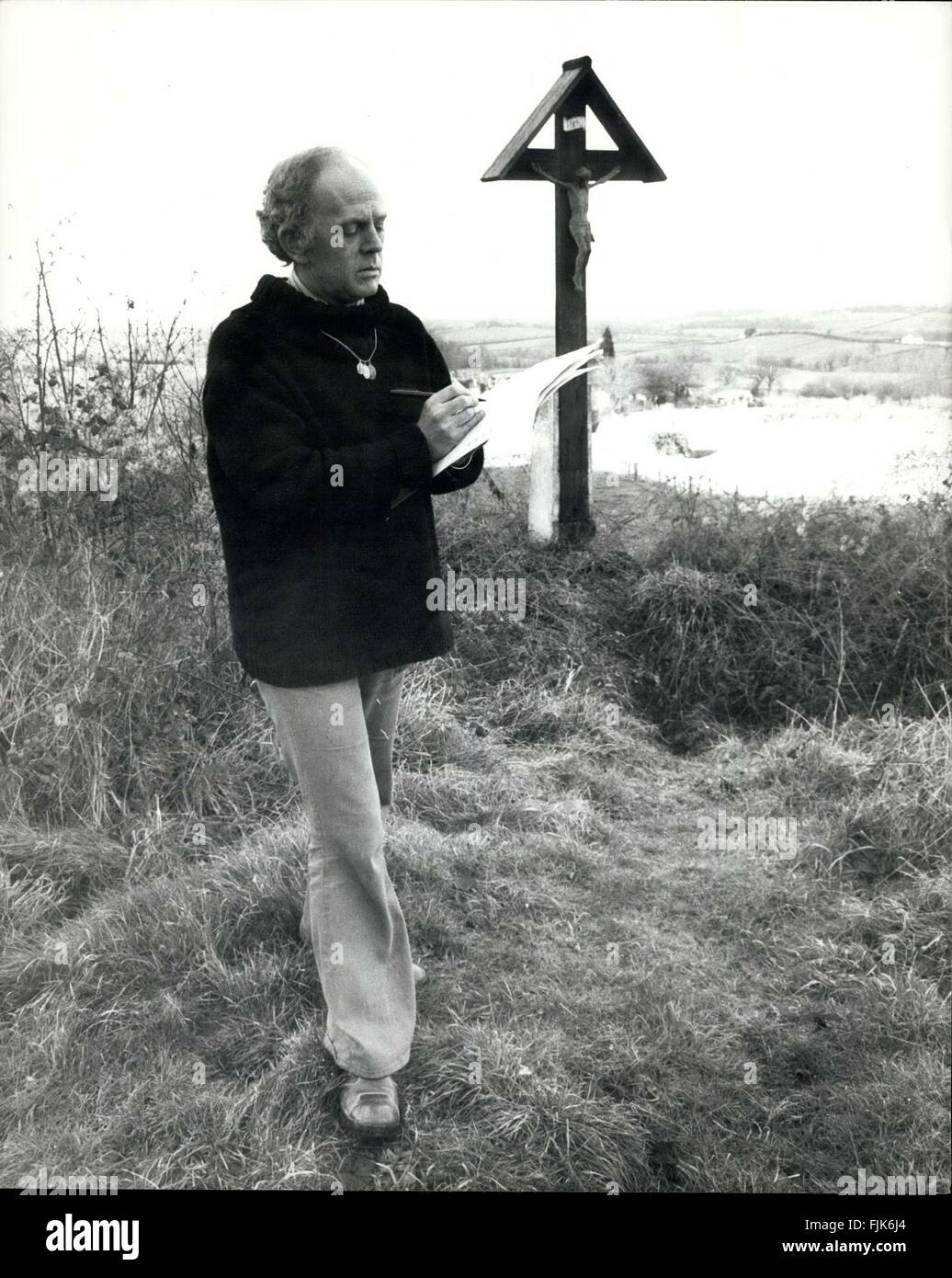 1977 - Master of the Queen's Music composes Jubilee hymn in West Country Friary: Malcolm Williamson, 44 year old Australian Master to the Queen's Musick, retreated to the peace of a Francisian Friary near Sherbowne in Dorset to compose a hymn in honour of the Queen's Silver Jubilee. Malcolm is the first Australian ever to hold the &pound;100 a year honorary post, formerly held by Sir Arthur Bliss for 22 years. To ensure his complete seclusion, he has even had the telephone cut off in the room where he is living, furnished only with a bed, a table and a few chairs. (Credit Image: © Keystone Pic Stock Photo