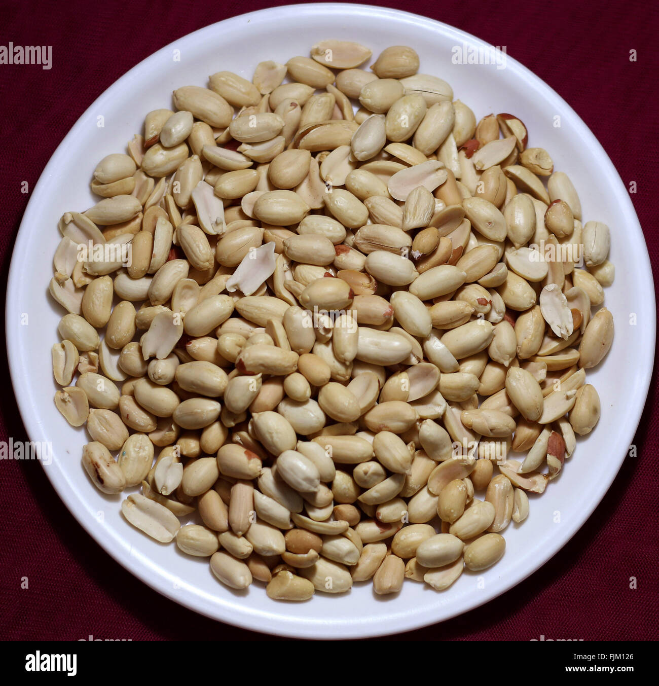 Healthy and tasty roasted peanuts snack Stock Photo Alamy