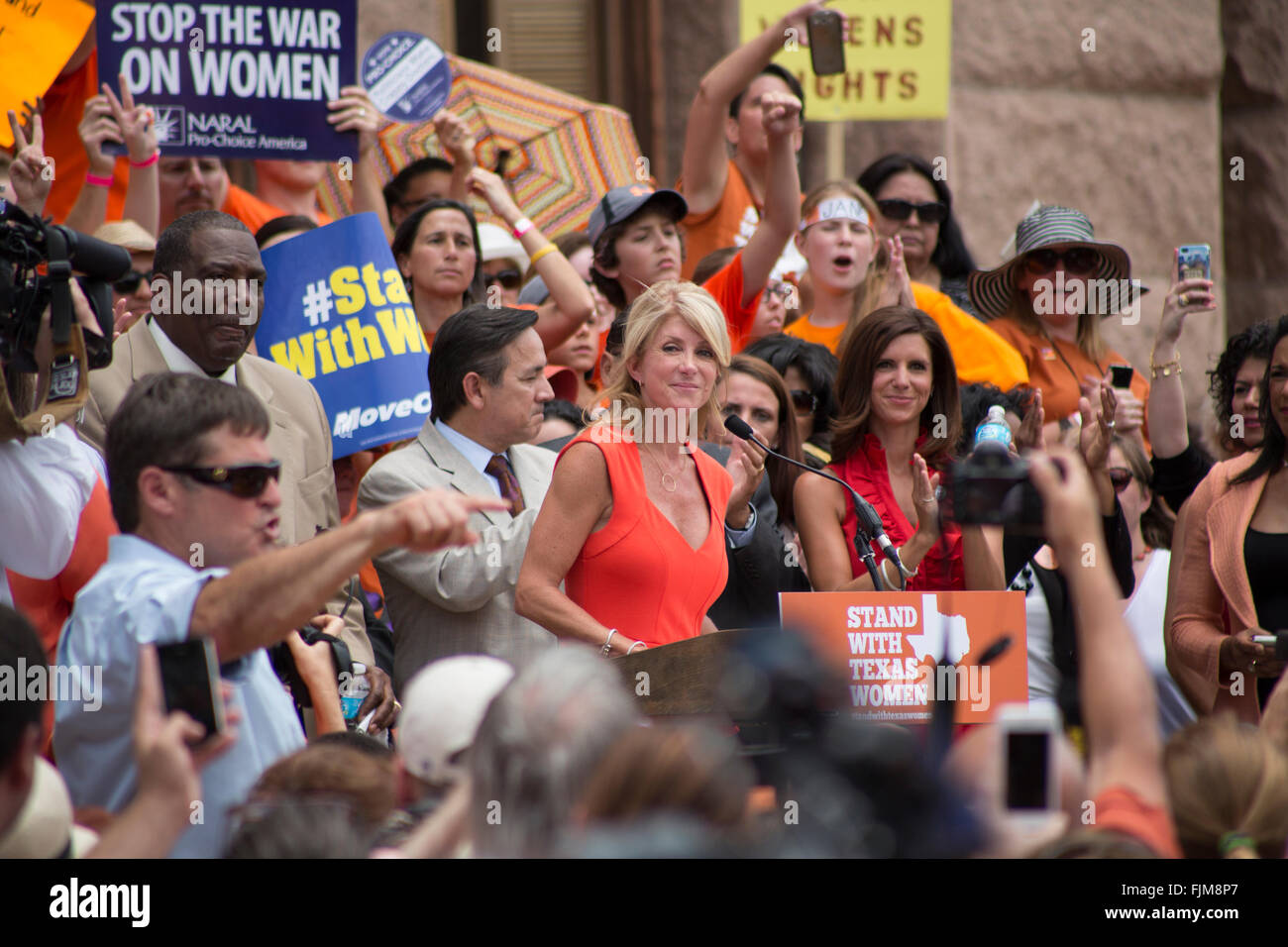 Wendy Davis speaks with a crowd of protesters on abortion clinic legislation in Austin, Texas Stock Photo