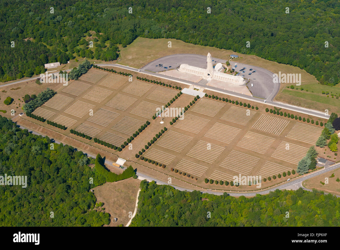 Meuse (55), Verdun, champs de batailles de la 1ere guerre mondiale, Douaumont, Ossuaire et cimetiere militaire (vue aerienne)  / Stock Photo