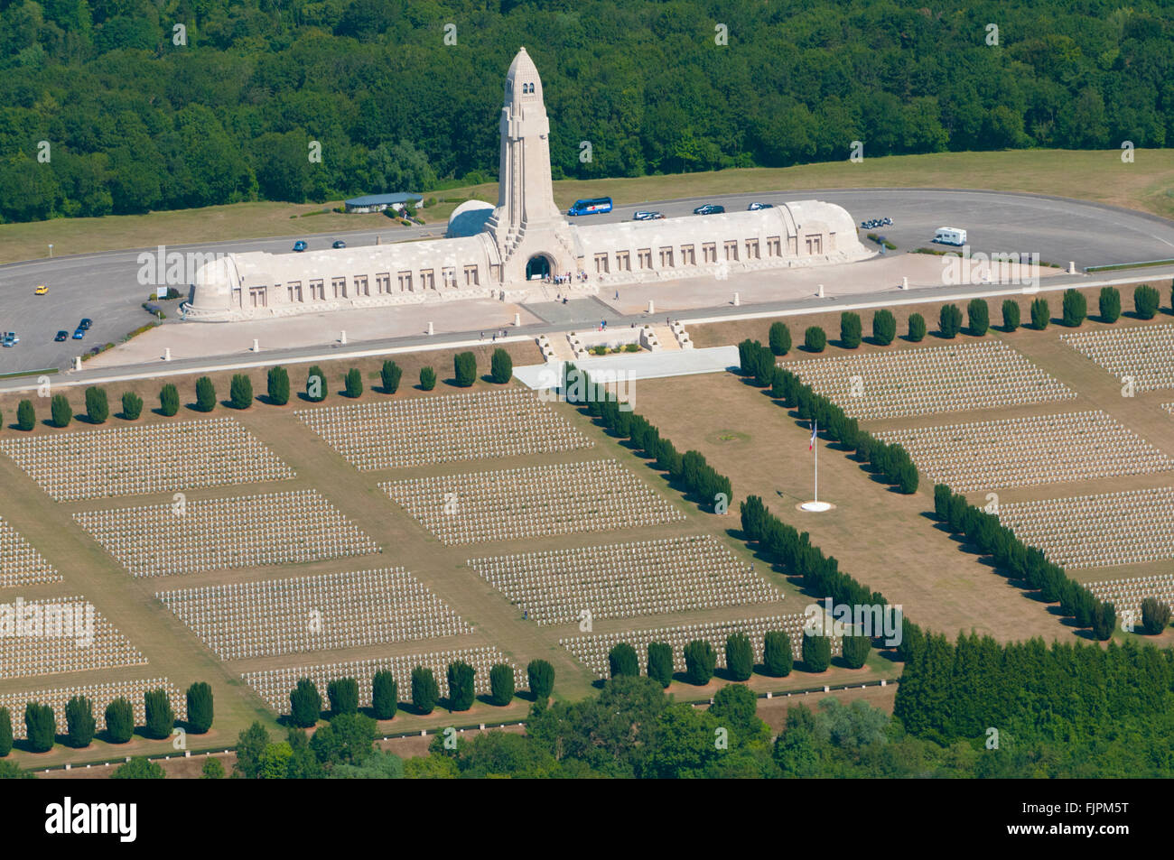 Meuse (55), Verdun, champs de batailles de la 1ere guerre mondiale, Douaumont, Ossuaire et cimetiere militaire (vue aerienne)  / Stock Photo