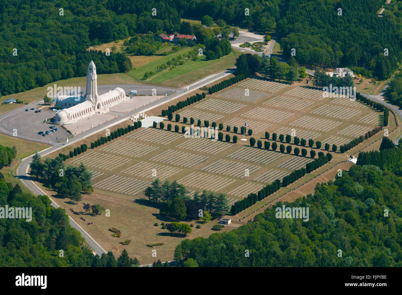 Meuse (55), Verdun, champs de batailles de la 1ere guerre mondiale, Douaumont, Ossuaire et cimetiere militaire (vue aerienne)  / Stock Photo