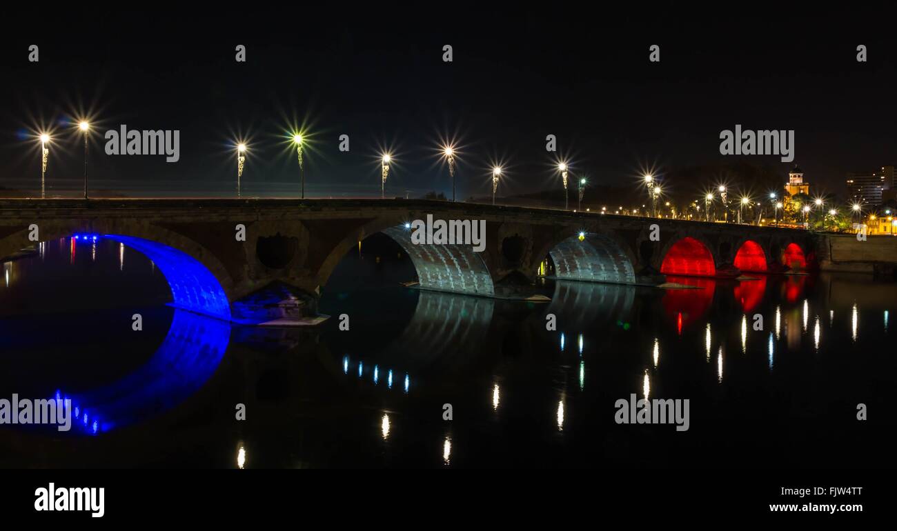 Bridge street lights hi-res stock photography and images - Alamy