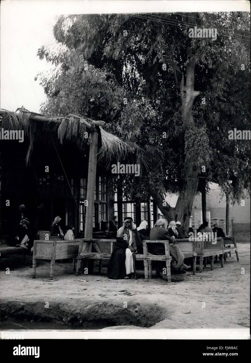 1980 - Scenes of Bagdad, Iraq; quite and peaceful awaits the visitors in Bagdad, Iraq, the people living their every day life and are not disturbed by the events of the world. Photo Shows A public Garden for a drink and chat. © Keystone Pictures USA/ZUMAPRESS.com/Alamy Live News Stock Photo