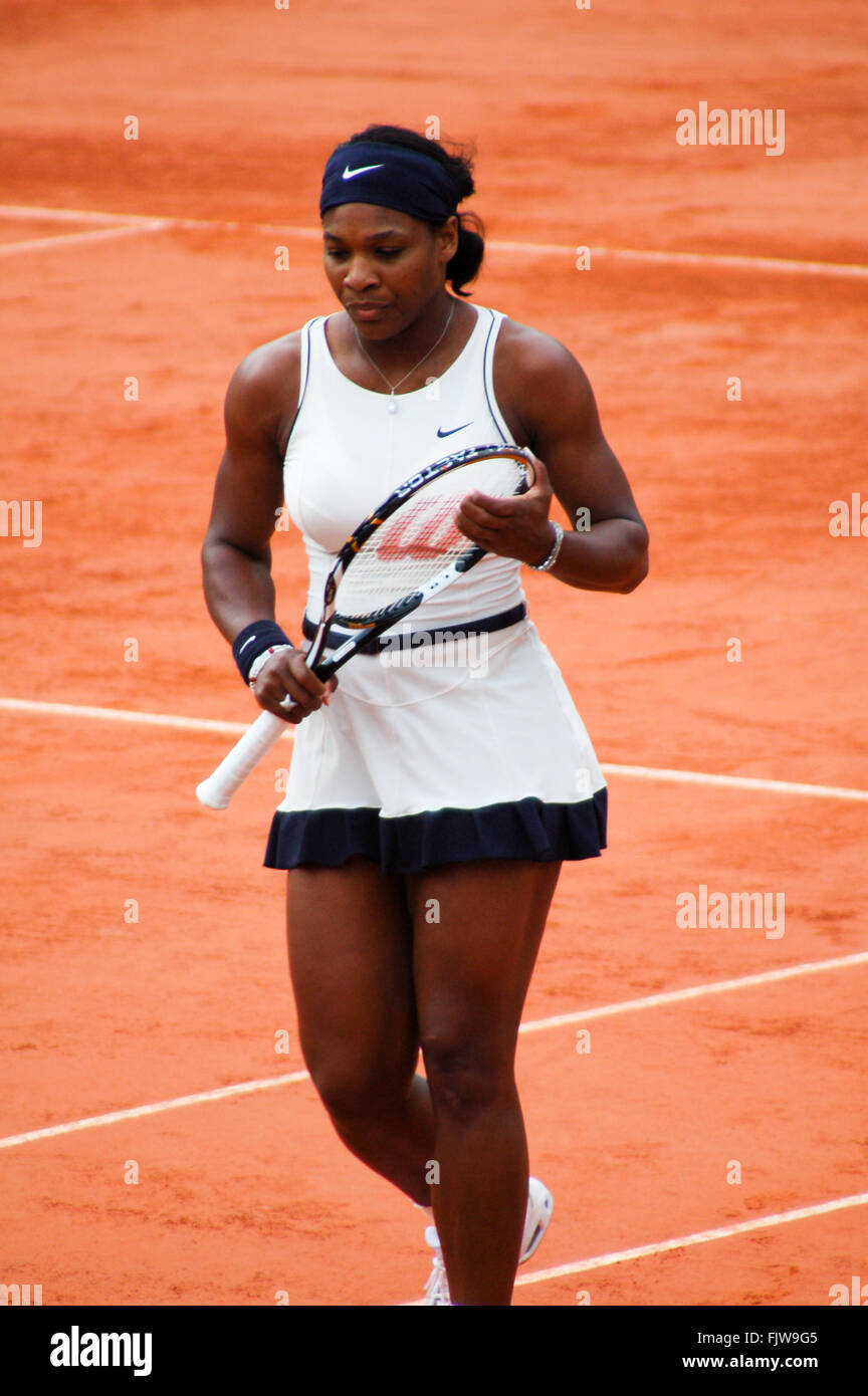 PARIS - FRENCH OPEN - MAY 2008 Serena Williams of the USA during a change of ends in her second round victory at Roland Garros Stock Photo