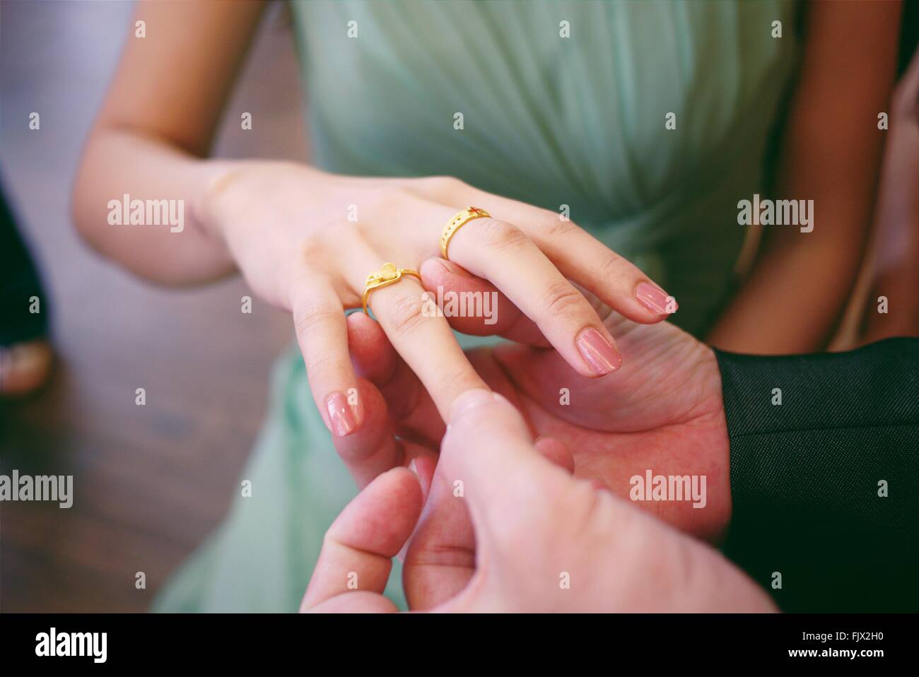 Wedding Ring Finger High Resolution Stock Photography and Images Alamy