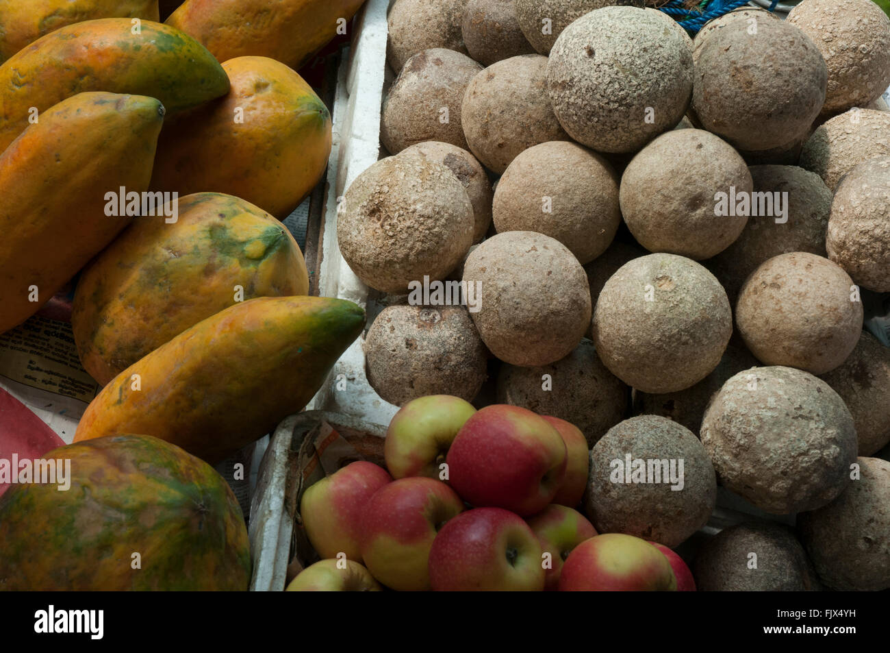 Papaya (pawpaw), wood apple and other fruits for sale at Nuwara Eliya, Sri Lanka Stock Photo