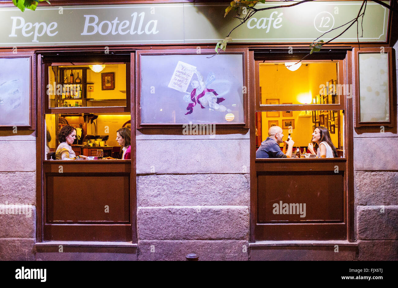 Cafe Pepe Botella, Calle de San Andres 13.Malasana quarter. Madrid, Spain Stock Photo