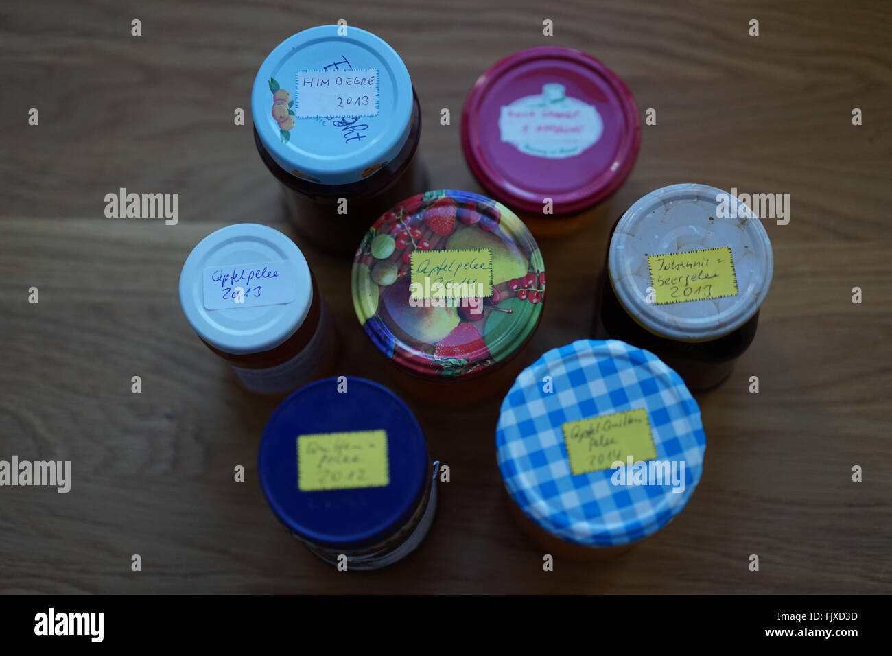 Jam jars label lids choice hi-res stock photography and images - Alamy