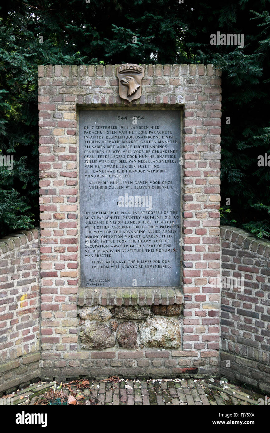 maatschappij tofu heel veel A memorial plaque dedicated to the Landings during Operation Market Garden  beside Kasteel Heeswijk, Noord-Brabant, Netherlands Stock Photo - Alamy