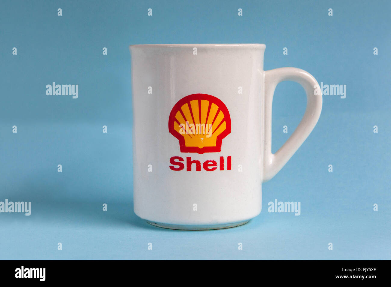 cup, gift item shell oil company, logo, sign mug Stock Photo