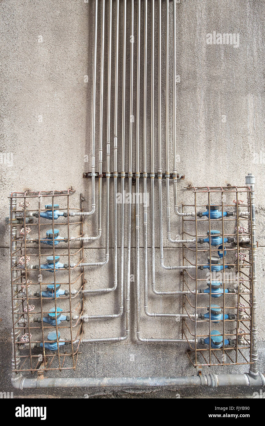 Tubes and wires object hi-res stock photography and images - Alamy