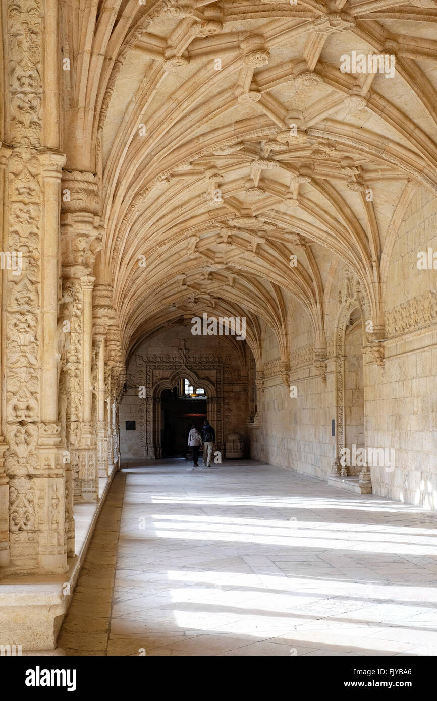Portugal, Lisbon: Tourists in the medieval cloister of Jeronimos Monastery in Belém Stock Photo