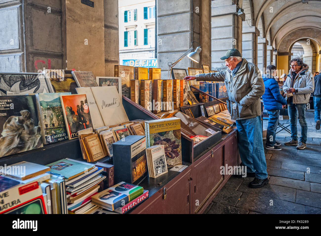 Italy, liguria, Genoa, Piazza Colombo , books shoals, Banchi di Libri, square,Toni Spagone, Genova, Libri, book, stand, Stock Photo