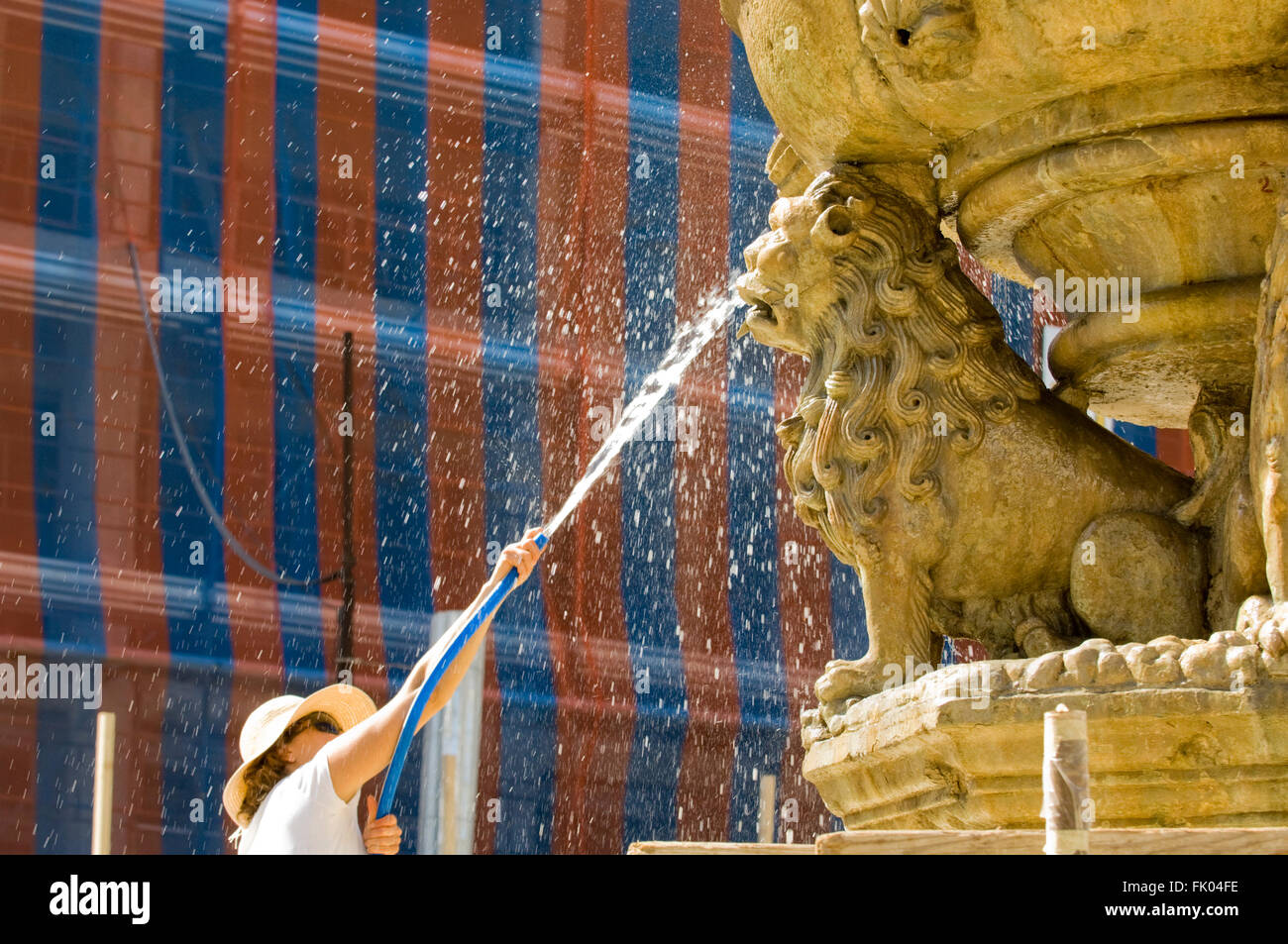 Griechenland, Kreta, Heraklion, der Morosini-Brunnen wird geschrubbt. Stock Photo