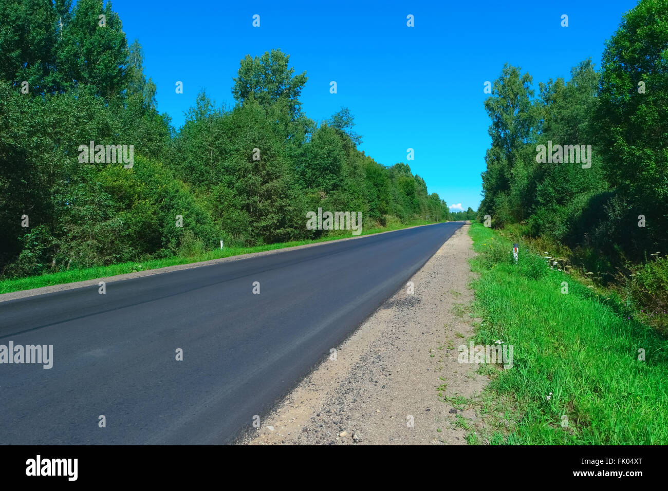 Empty highway on route hi-res stock photography and images - Alamy