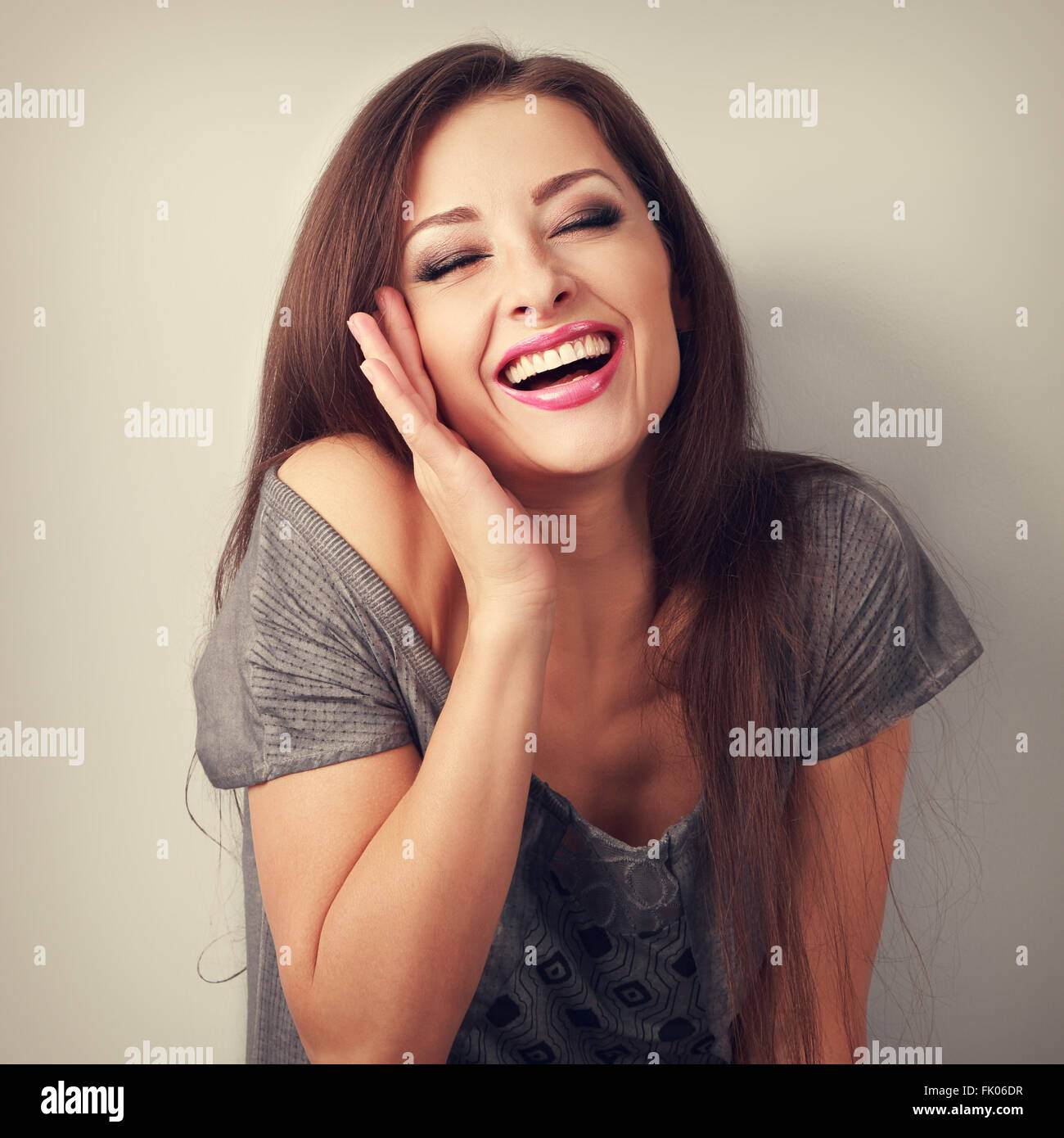 girl eyes closed and open the mouth 