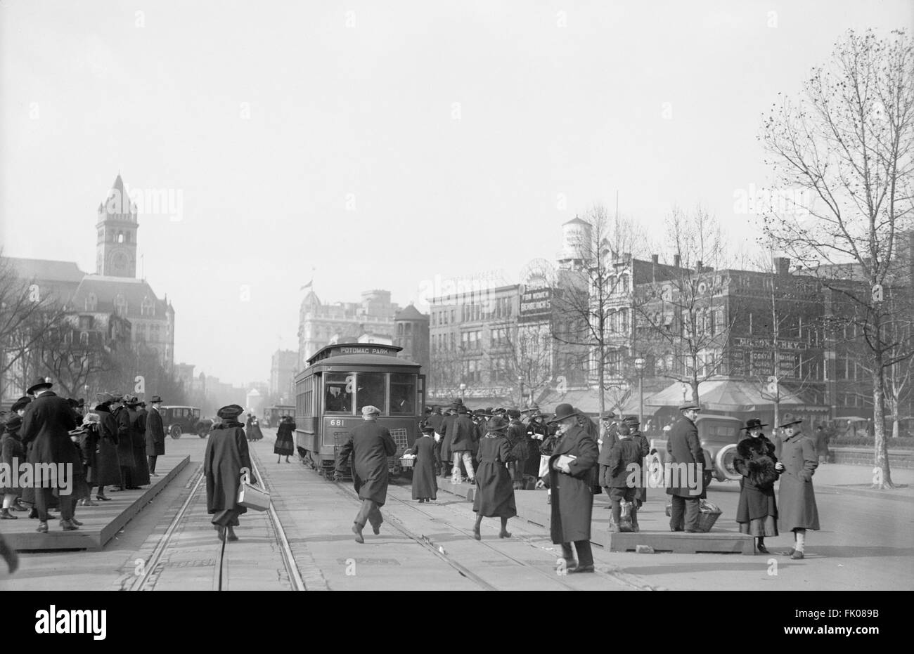 Street Scene, Pennsylvania Avenue, Washington DC, USA, circa 1916 Stock Photo