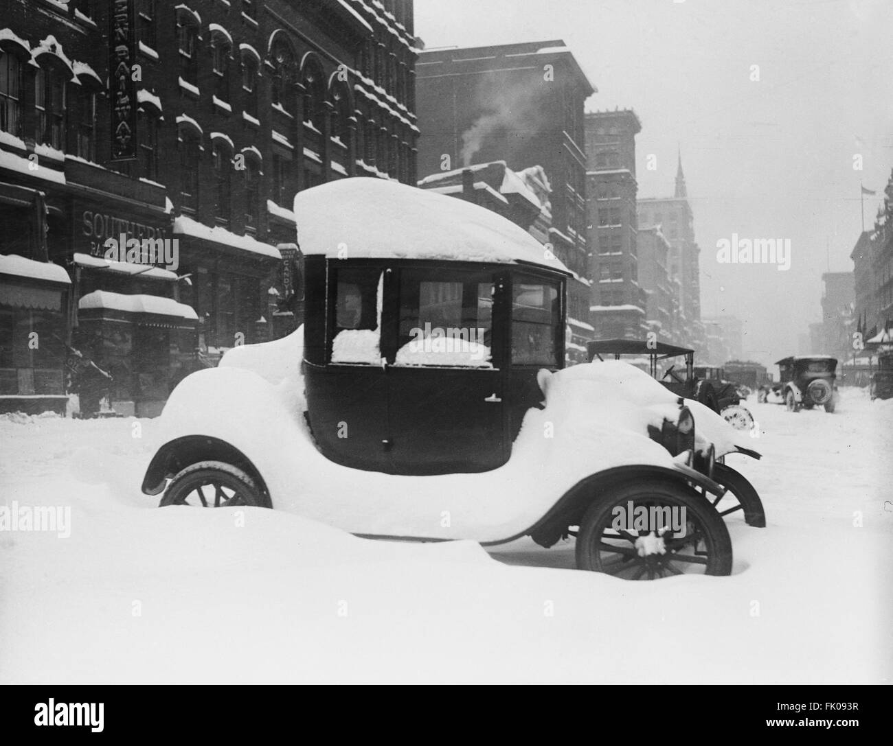 Automobile Covered in Snow, Washington DC,  USA, circa 1922 Stock Photo