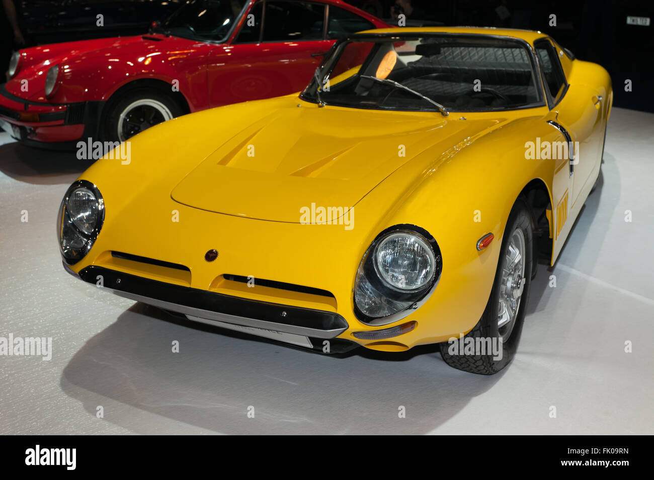 Three-quarter view of a Bizzarrini 5300 GT Strada on display of the Samuel Laurence stand, in the 2016 London Classic Car Show Stock Photo