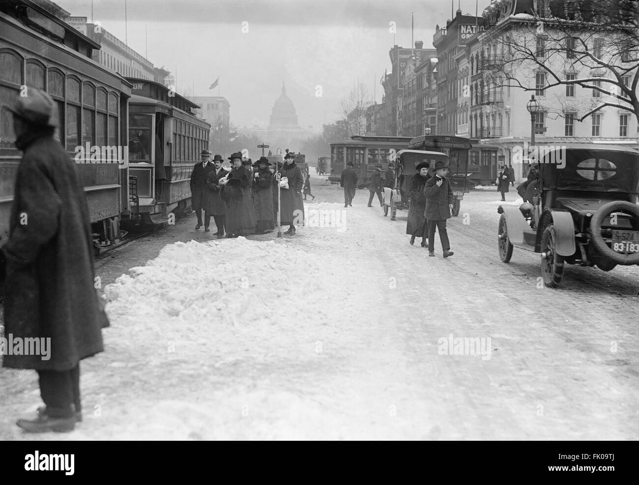 Street Scene, Pennsylvania Avenue in Snow During Winter, Washington DC, USA, circa 1913 Stock Photo
