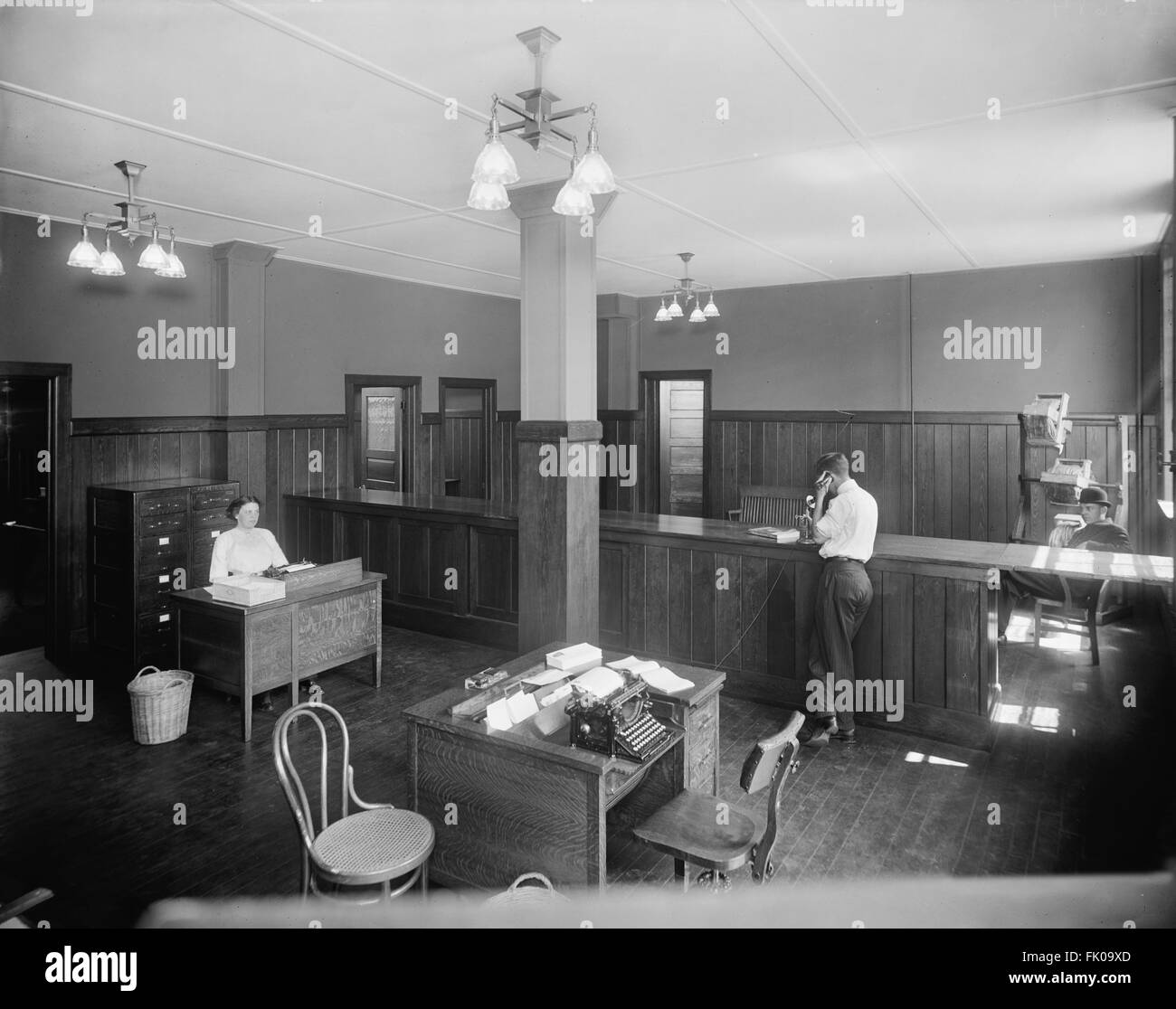1910s office workers hi-res stock photography and images - Alamy