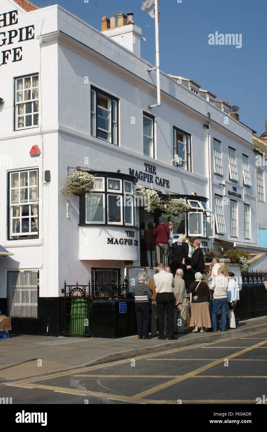 Queue outside the Magpie Café, Whitby Stock Photo