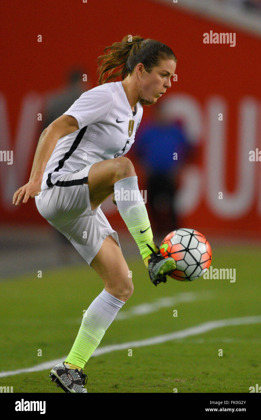 Tampa, Florida, USA. 3rd Mar, 2016. US defender Kelley O'Hara (5 ...