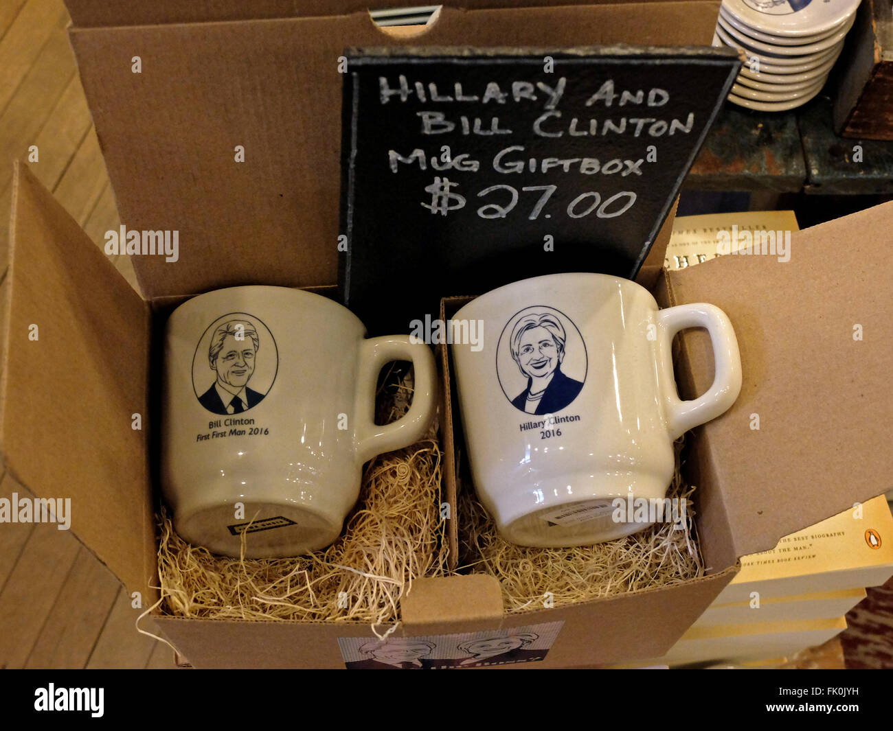 Bill & Hillary Clinton coffee mugs for sale at Fish's Eddy on Broadway in Lower Manhattan, New York City. Stock Photo