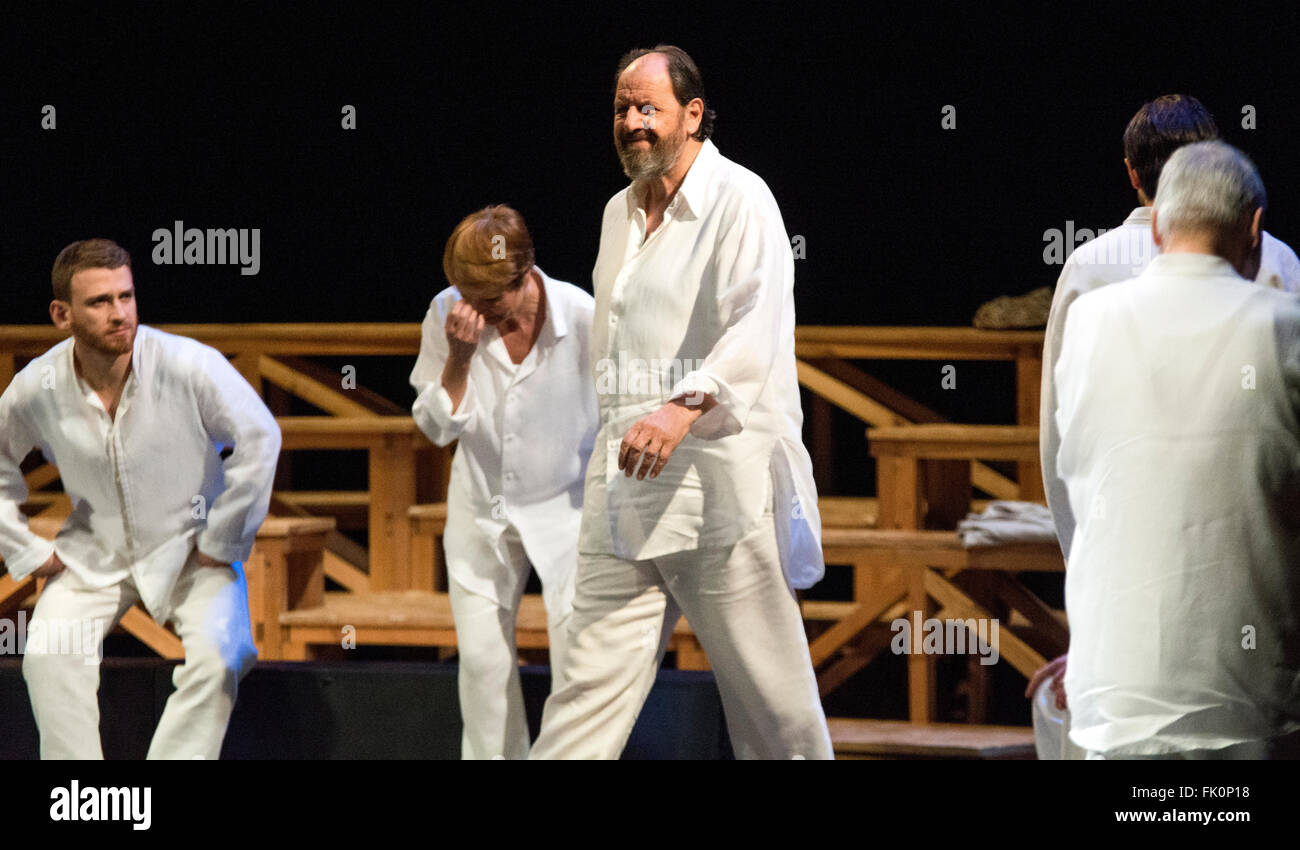Aviles, Spain. 4th March, 2016. Spanish actor, Jose Maria Pou, is Socrates at theater play 'Socrates: Trial and death of a citizen', directed by Mario Gas and played at Niemeyer Center in Aviles, Spain, on March 4, 2016. Credit:  David Gato/Alamy Live News Stock Photo