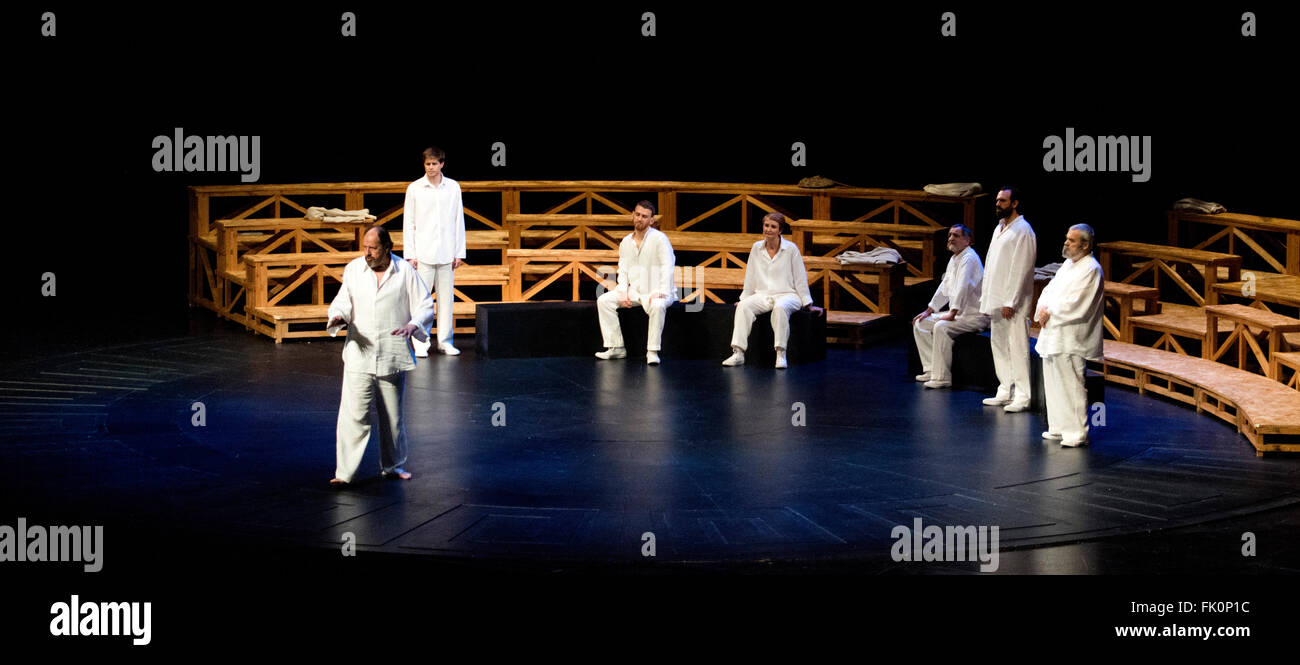 Aviles, Spain. 4th March, 2016. Spanish actor, Jose Maria Pou, is Socrates at theater play 'Socrates: Trial and death of a citizen', directed by Mario Gas and played at Niemeyer Center in Aviles, Spain, on March 4, 2016. Credit:  David Gato/Alamy Live News Stock Photo