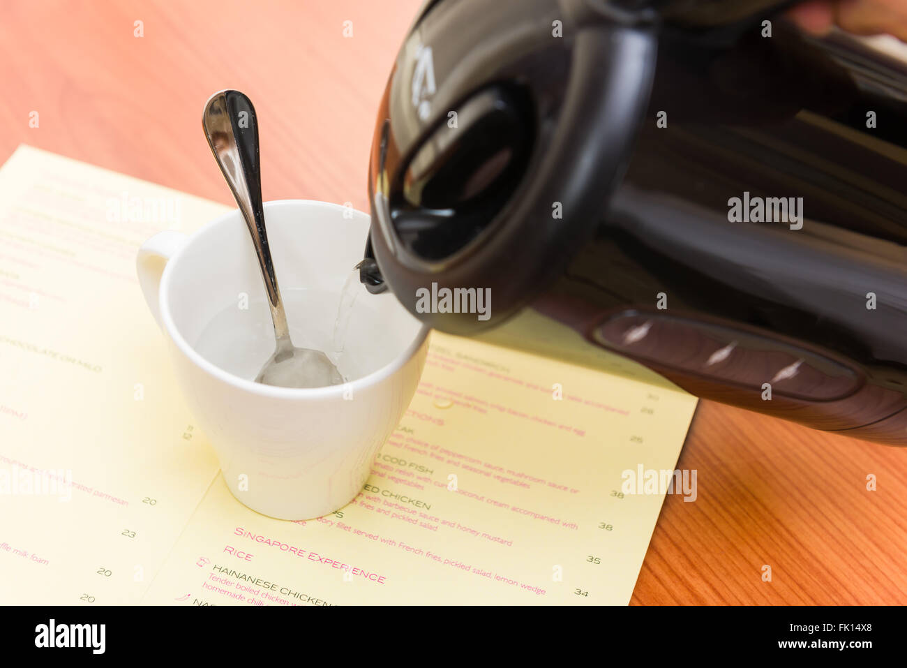 Pouring Hot Water And Mug Stock Photos & Pouring Hot Water And Mug Stock Images Alamy