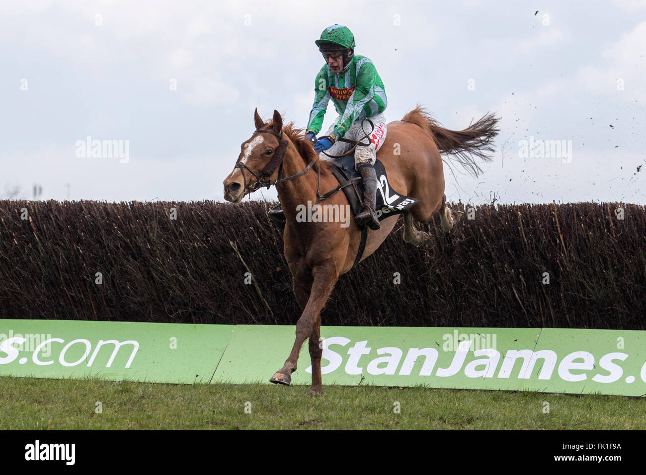 Newbury Racecourse, Berkshire, UK. 5th March, 2016. Newbury, Berkshire, UK Shotavodka winning The Betway Supporting Greatwood Veterans Handicap Chase Credit:  Michael Stevens/Alamy Live News Stock Photo