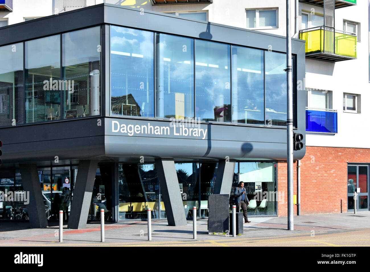 Library Building New Modern Dagenham Council Public Library At Stock Photo Alamy