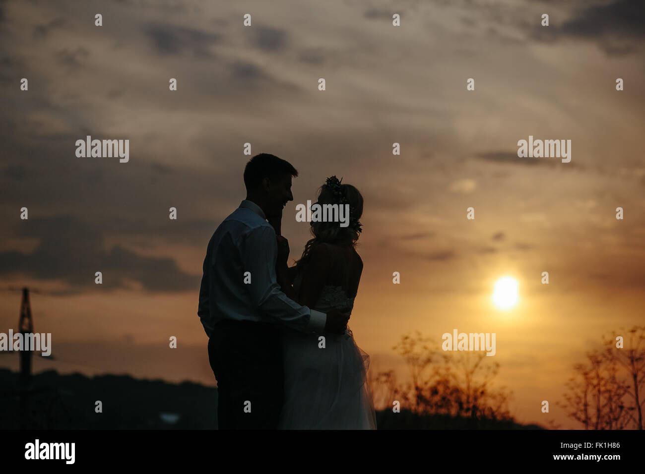 Couple silhouette hi-res stock photography and images - Alamy